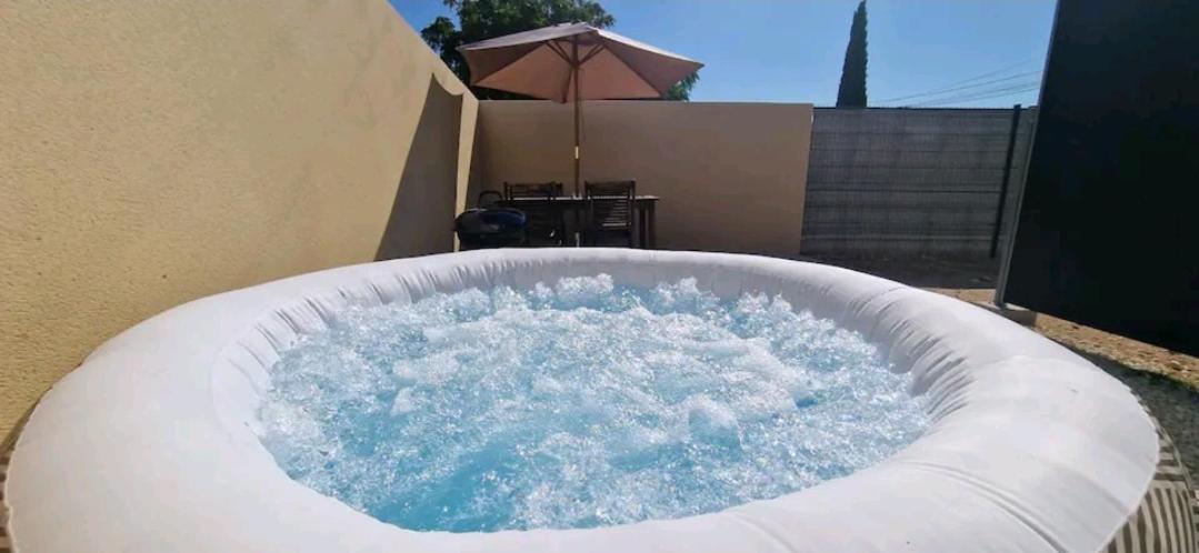 Cosy House Jacuzzi Carpentras Exterior foto